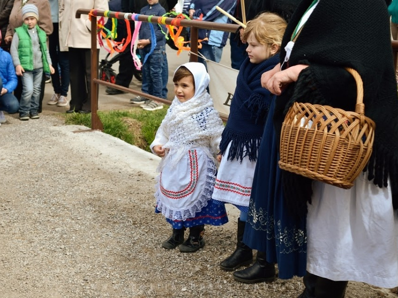Fašiangový karneval spojený s pochovávaním basy 