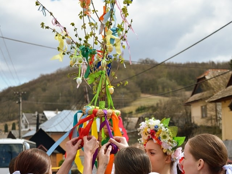 Fašiangový karneval spojený s pochovávaním basy 