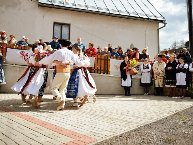 Fašiangový karneval spojený s pochovávaním basy 