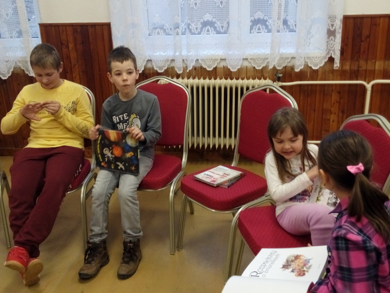 Pálenie Moreny v našej obci spojené s Veľkonočnými trhmi a tvori
