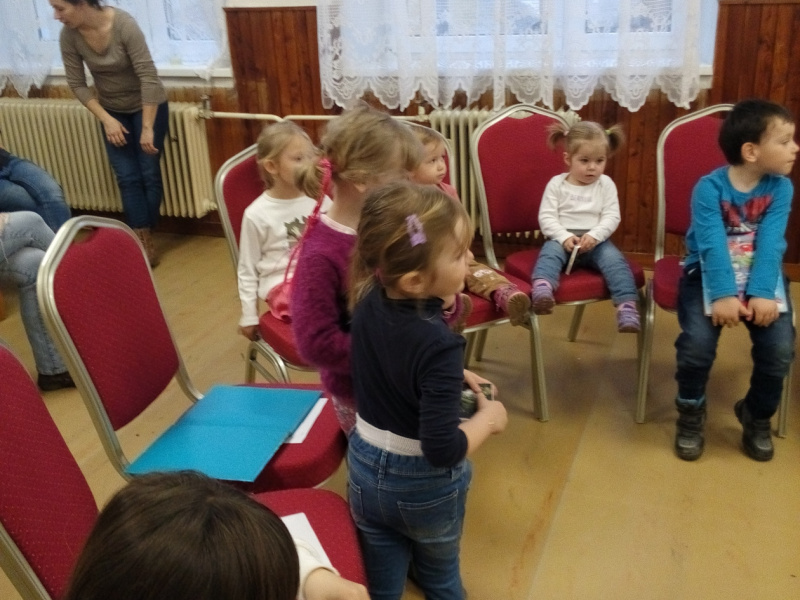 Pálenie Moreny v našej obci spojené s Veľkonočnými trhmi a tvori