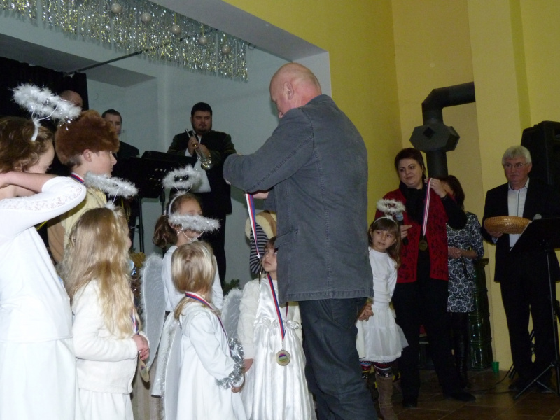 Odhalenie pamätnej tabule , udelenie Čestného občianstva obce 