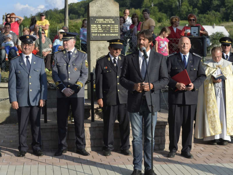 Uvítanie detí do života spojené s posedením pre seniorov 